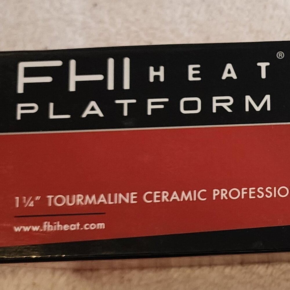 BNIB FHI HEAT PLATFORM 1.25 Iron
